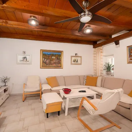 Traditional Dalmatian House Tina Trogir