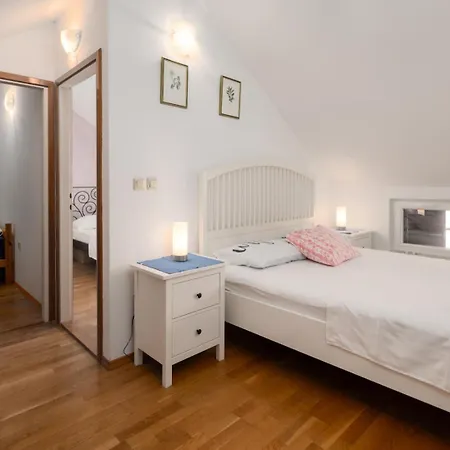 Traditional Dalmatian House Tina Ferienhaus Trogir